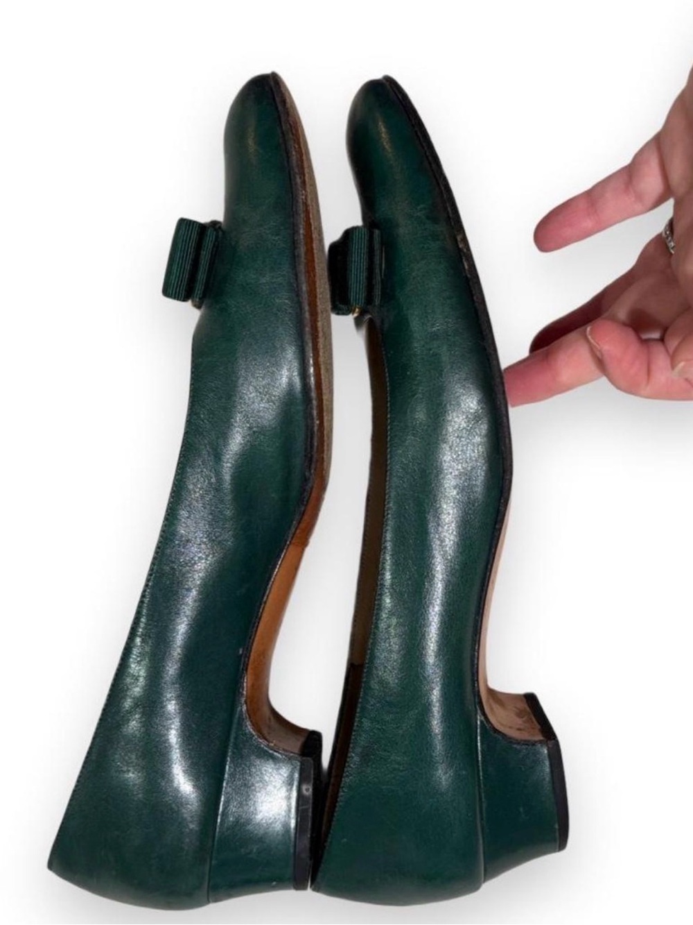 Vintage Salvatore Ferragamo Women’s Dark Green Bow Low Heels - Picture 7 of 9